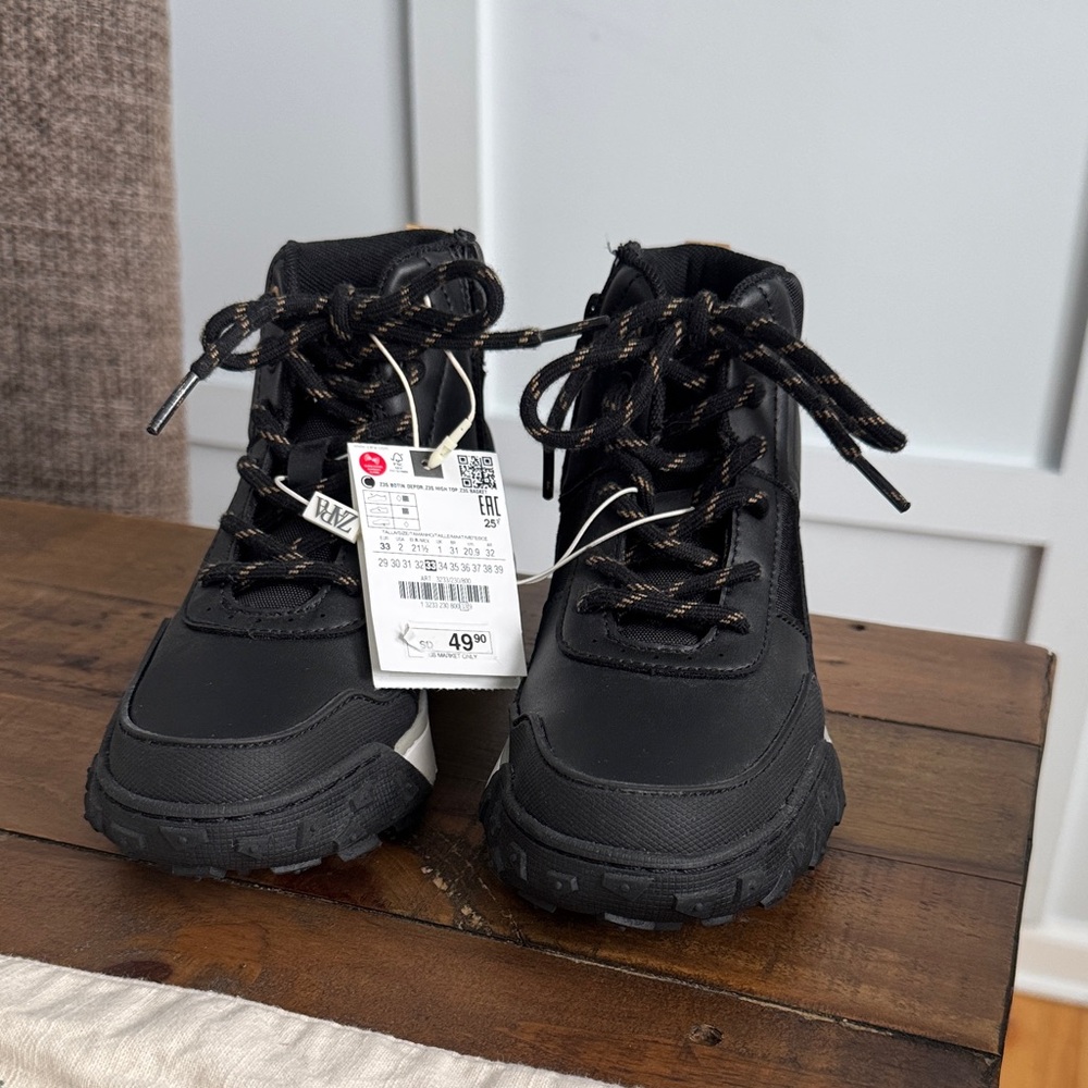 Zara Boys Black High-Top Boots with Tan Accents Size 2 NWT - Picture 5 of 5